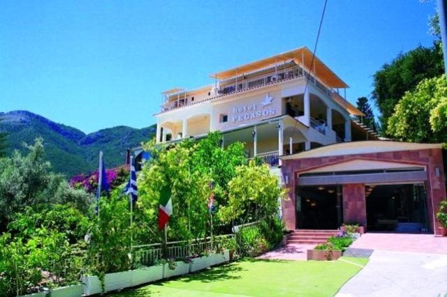 Hotel Pegasos Никиана Экстерьер фото